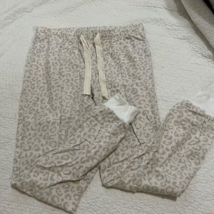 White and gray cheetah pajama bottoms. Women’s size small